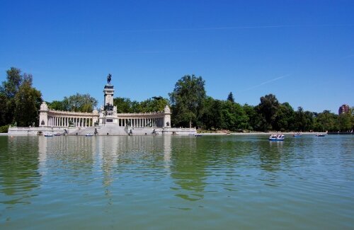 Madrid - Parque del Buen Retiro, Madrid car hire